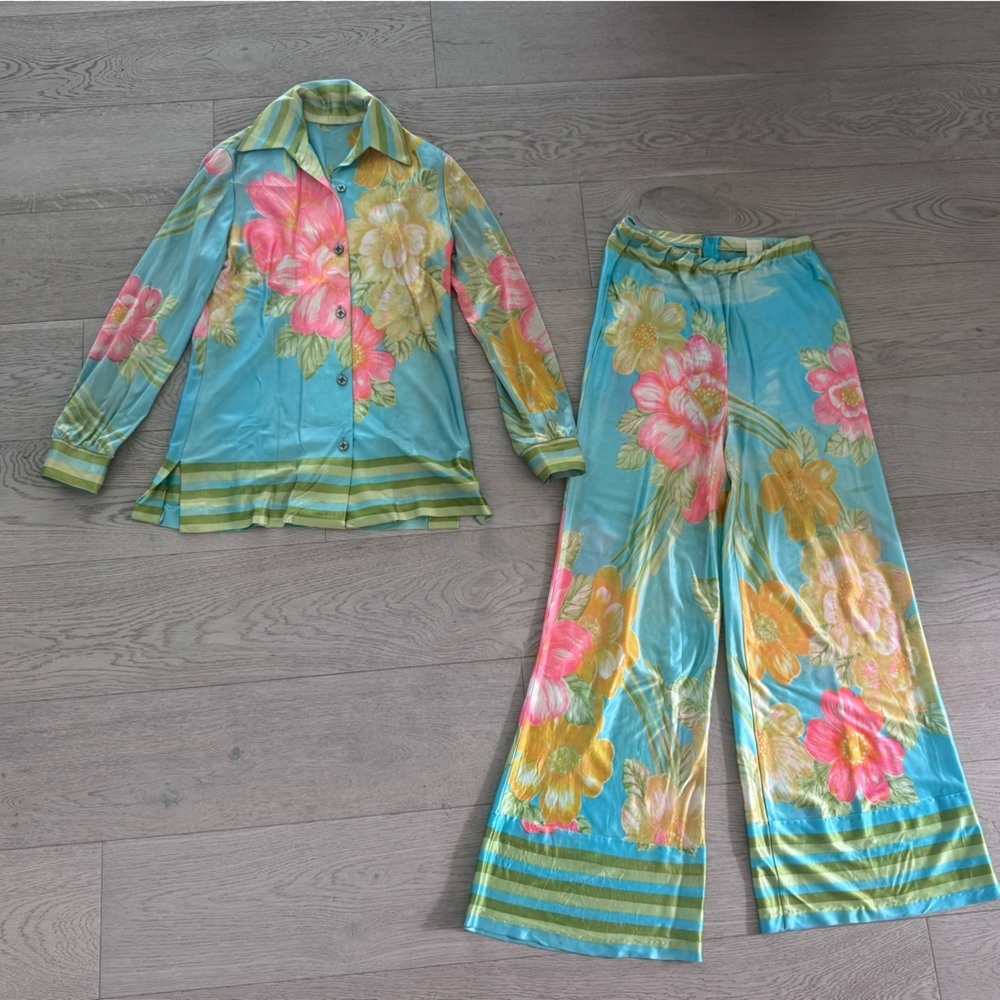 VINTAGE floral button down/pantsuit 60-70’s size small (see measurements) - Picture 1 of 15